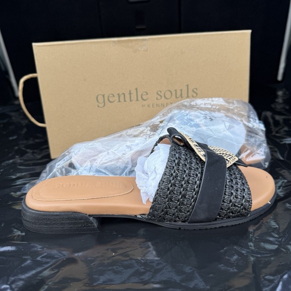 Gentle Souls by Kenneth Cole Women's Hudson Flat Sandal Black Raffia 8M New